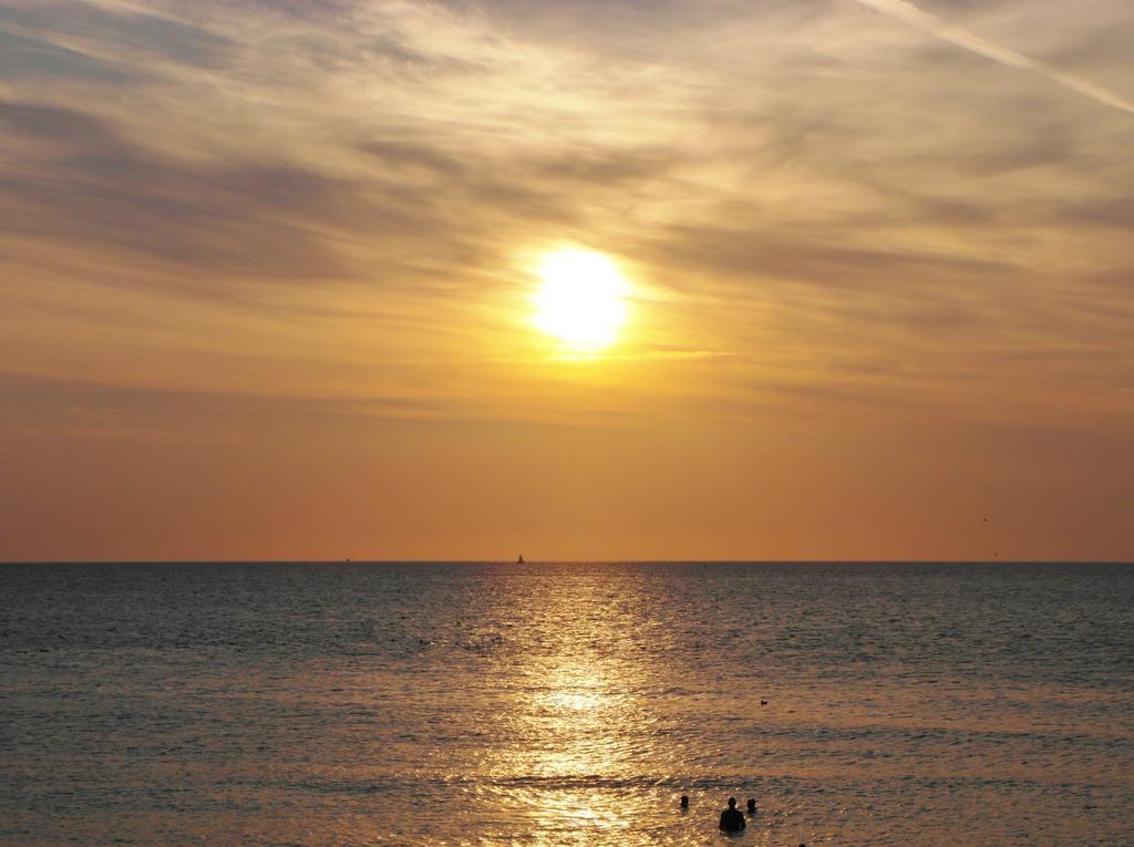 Strandhotel De Horn Калантсоог Екстериор снимка